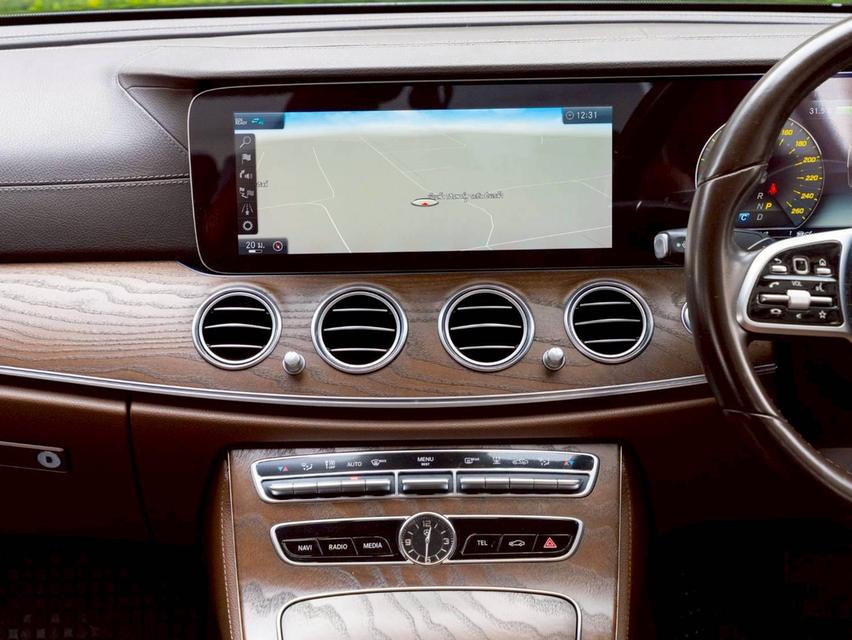 Mercedes Benz E300e Exclusive  ปีจด 2020 10