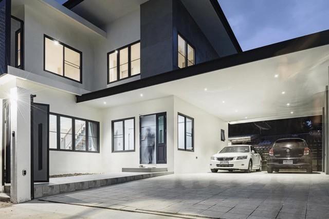 ขายบ้านเดี่ยว 2 ชั้นเป็น เนื้อที่ 150 ตรว. ใกล้โรงพยาบาลศิริราช บ้านสร้างใหม่ ซอยบางขุนนนท์ 24 ที่จอดรถ 4 คัน 6
