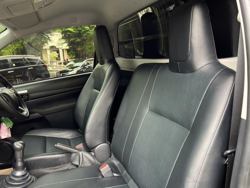  Toyota Hilux Revo 2.8 SINGLE Entry 7
