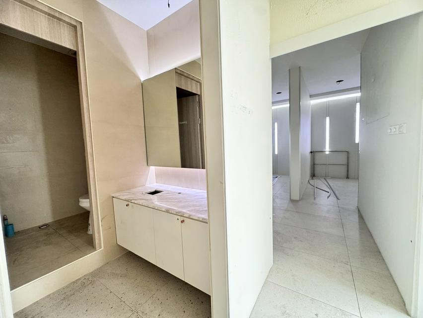 ให้เช่าพื้นที่สำนักงาน ซอยสุขุมวิท 55 (ทองหล่อ 13) ทำเลดีใกล้แหล่งธุรกิจ (N.1974) 8