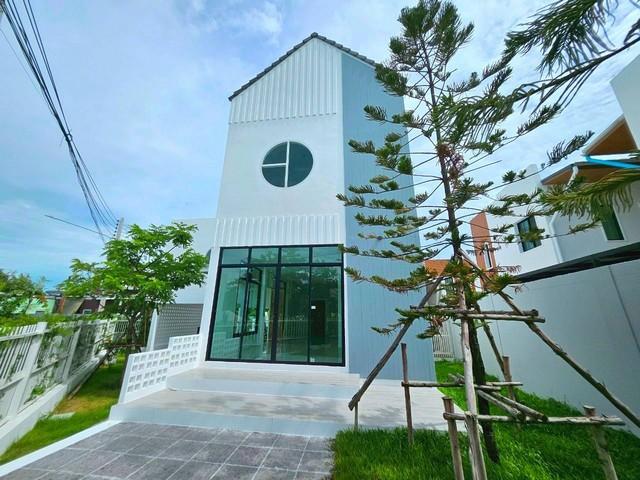 บ้านสร้างใหม่ทำเลแหล่งความชเจริญอมตะนครชลบุรีบ้านเดี่ยว 2 ชั้นหลังใหญ่สวยหรู บนพื้นที่ 70 ตรว. 3 ห้องนอน 3 ห้องน้ำ 1