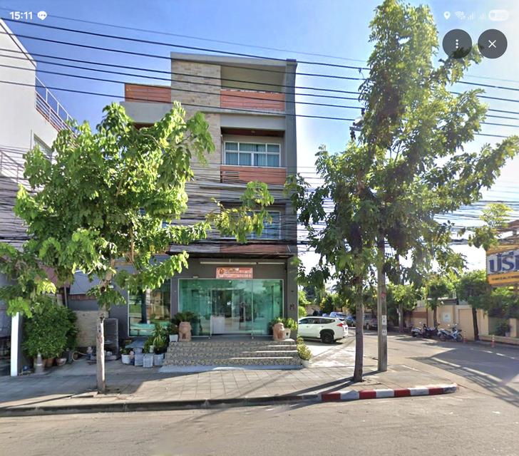 เจ้าของ ขายพร้อมผู้เช่า อาคาร โชว์รูม สำนักงาน ติดริมถนน ผู้คนผ่านเห็นมากกว่าหนึ่งแสนคนต่อวัน ทำเลที่ตั้งจุดเด่น ของหายาก ทำเล ราษฎร์พัฒนา รามคำแหง 1