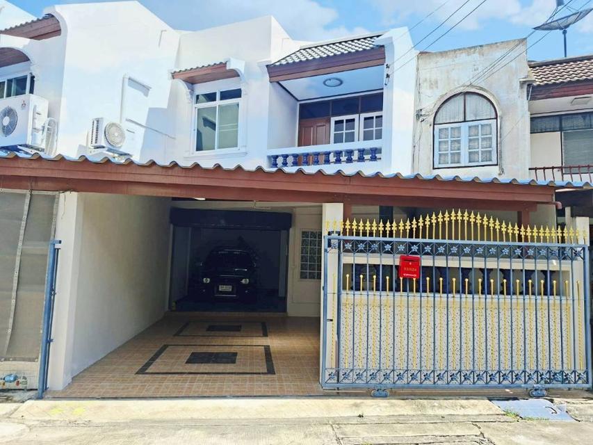 ขายทาวน์เฮาส์ หมู่บ้านกฤษดานคร แจ้งวัฒนะ รีโนเวทใหม่ทั้งหลัง พร้อมเข้าอยู่ ทำเลดี ใกล้ MRT สายสีชมพู สถานีศรีรัช 2
