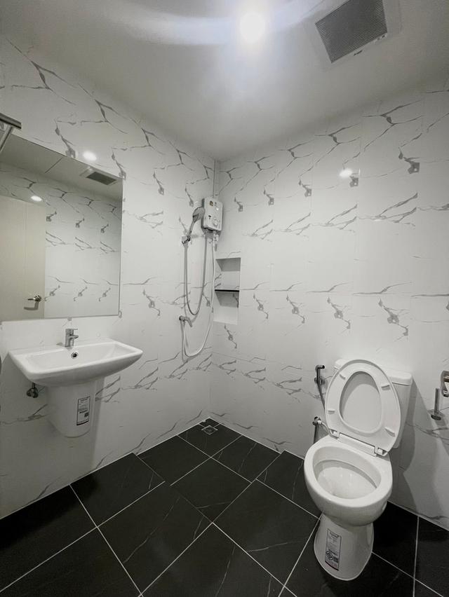 [ให้เช่า] ทาวน์โฮมใหม่เอี่ยม 2.5ชั้นครึ่ง  – Ready to Move In ฟรีอินเตอร์เนตบ้าน ตลอดสัญญา 15