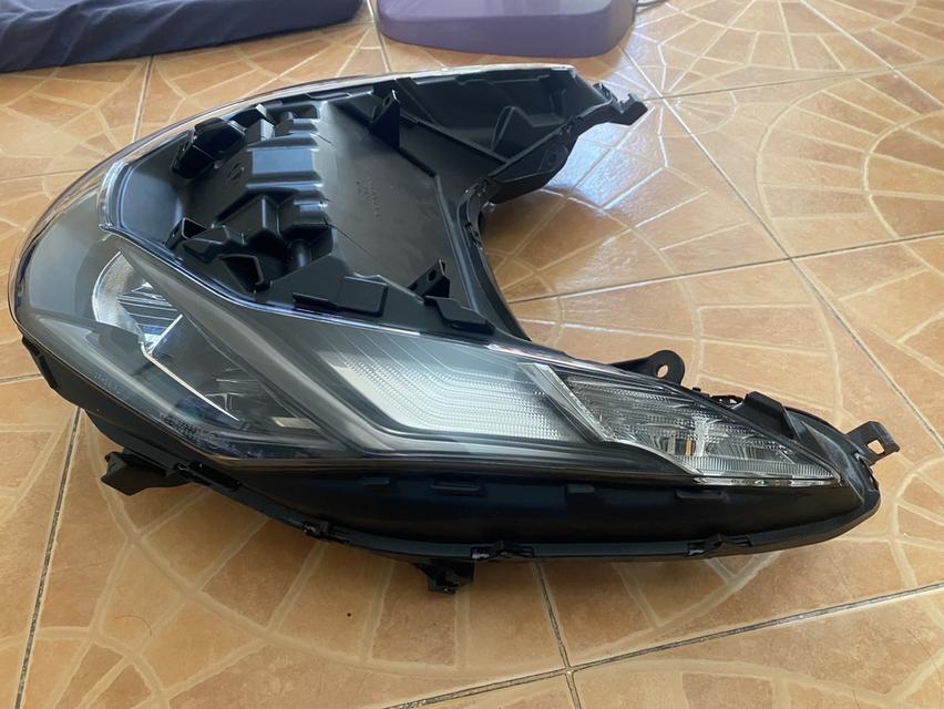 อะไหล่ไฟหน้า pcx160