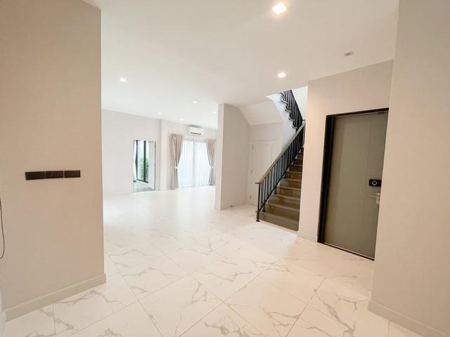 บางกอก บูเลอวาร์ด พระราม 5 ใกล้ถนนนครอินทร์ และ ร.ร.เด่นหล้า พระราม 5 15