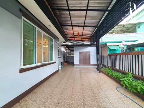 ขายบ้านเดี่ยวรีโนเวทใหม่ หมู่บ้าน ชัยพฤกษ์ วัดลาดปลาดุก ติดถนนใหญ่ ใกล้เซ็นทรัลเวสเกต 12