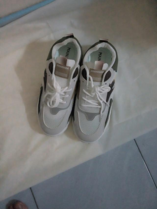 รองเท้าผ้าใบใหม่มือ1 3