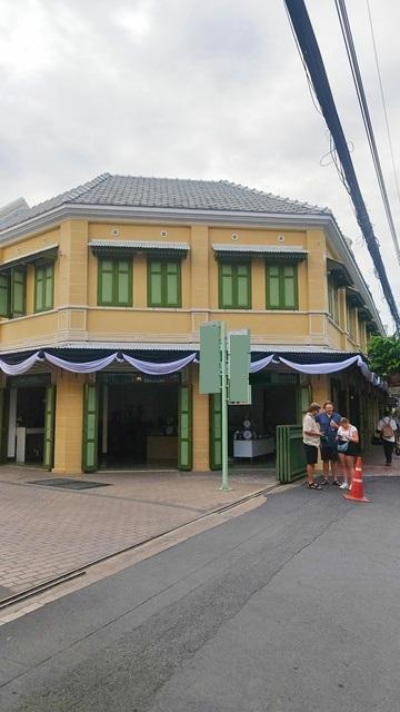 ย่านเยาวราช แหล่งธุรกิจ ไชน่าทาวน์ เยาวราช 700 ม.ให้เช่าอาคารพาณิชย์ 2 ชั้น (เฉพาะด้านล่าง) คนพลุกพล่าน เดินทางสะดวก รพ. 8