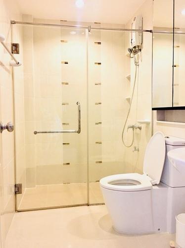 U1390 ให้เช่าบ้านทาวน์โฮม 3 ชั้น หมู่บ้านกลางเมือง ศรีนครินทร์ เออร์บาเนียน ศรีนครินทร์46/1 บ้านเฟอร์ครบ ทำเลดีเดินทางสะดวกเข้าออกได้หลายทาง ใกล้รถไฟา 11