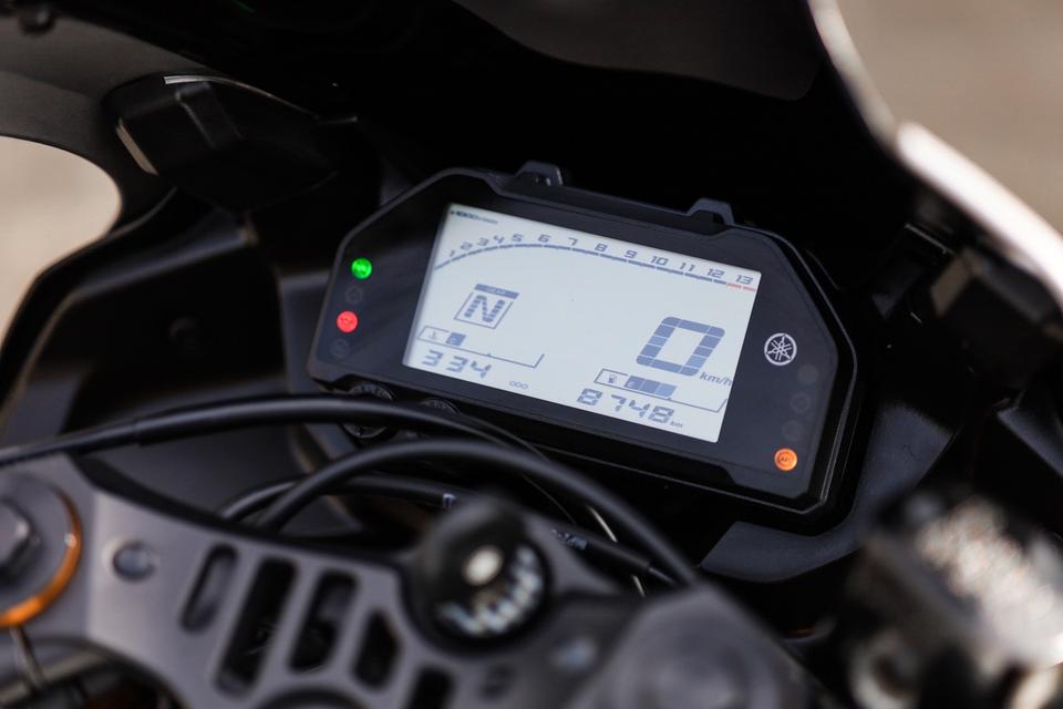 R3 Yamaha 8