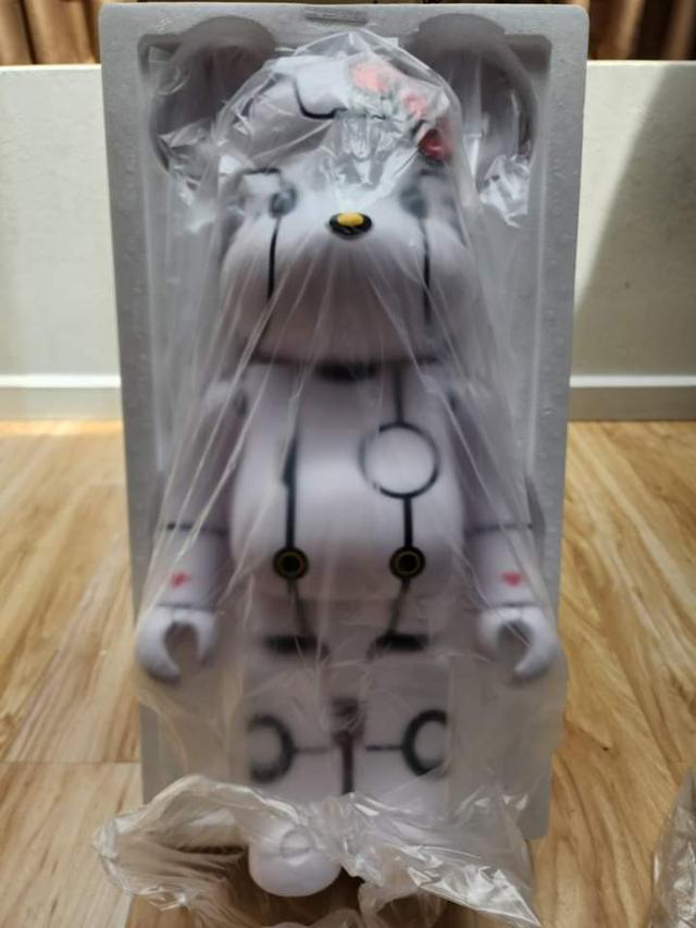 ขาย Bearbrick Kitty Robot 1000%  3