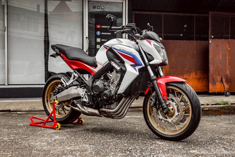 CB650F ปี2016 Honda สีขาว