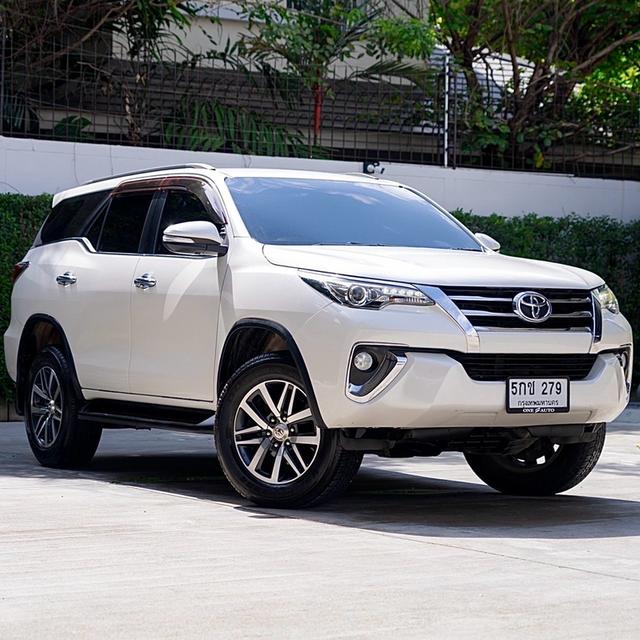 TOYOTA FORTUNER 2.8 V 2WD ปี 2016Fortuner โฉมใหม่ ตัว V ท็อปสุดขับ 2 มือเดียว สีขาวมุกแท้ สภาพสวยพร้อมใช้