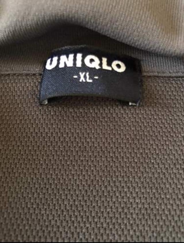 เสื้อยึด  uniqlo มีซิปหน้า 4