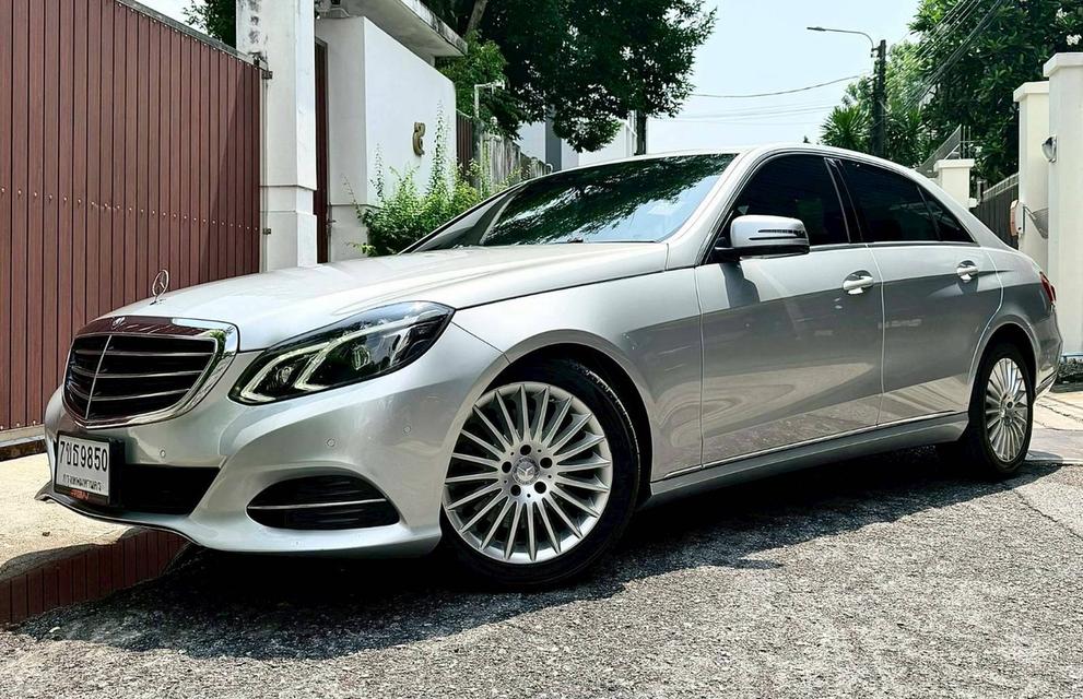 Mercedes Benz E300 Bluetec Hybrid Exclusive ปี 2013ราคา 390,000 รถมือเดียวป้ายแดง ใช้ไป 30,000 km รูปย่อยที่ 2
