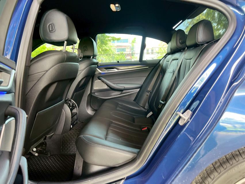 BMW 520d M Sport LCI AT ปี 2023 รถสวยมือเดียว ดีเซล 18