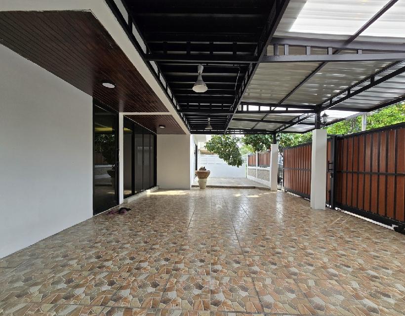 ให้เช่าบ้านเดี่ยว 2 ชั้น ซอยศรีบูรพา ใกล้แยกนิด้า บ้านสวยมาก / พื้นที่ดิน 50 ตารางวา / Renovate ใหม่ทั้งหลัง 13