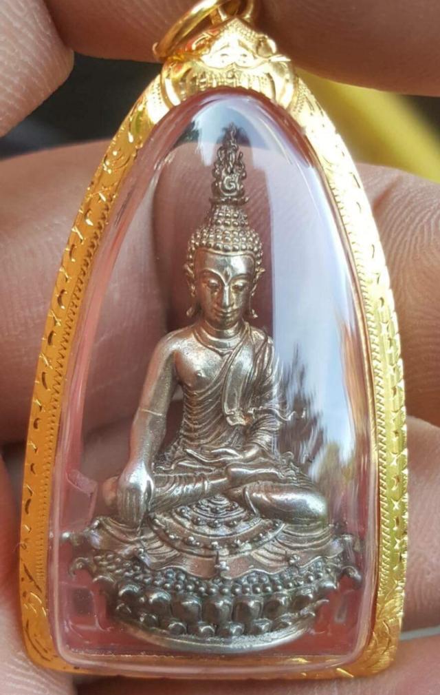 พระพุทธเลี่ยมทอง