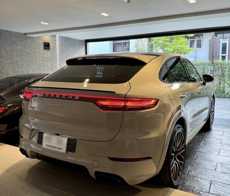 Porsche Cayenne Coupe E-Hybrid 2