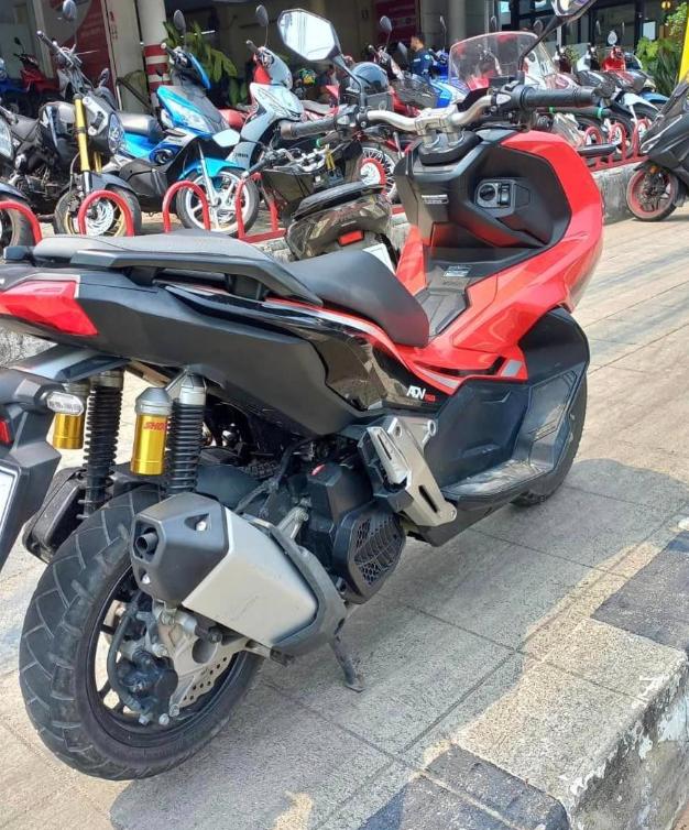 Honda ADV 150 สีแดง 4