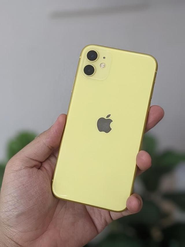 iPhone 11 สียอดฮิด สีเหลือง 1