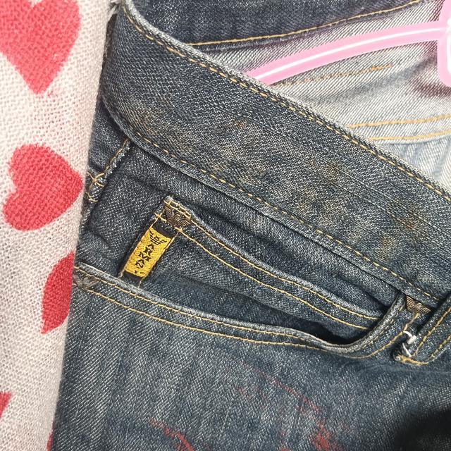 กางเกงยีนส์แบรนด์ARMANI JEANSปี1981  ผ้าฝ้าย 100% ประเทศต้นกำเนิด: อิตาลี  ผลิตในอิตาลี 11