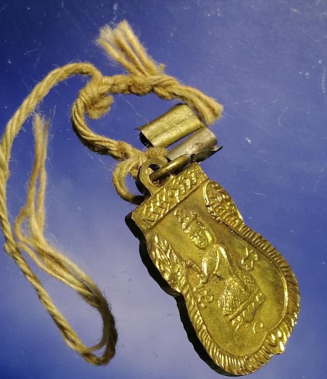 เหรียญพระพุทธชินราชหลังแม่นางกวัก ปี05 พร้อมสายสิญจน์ เดิมจากวัด 4
