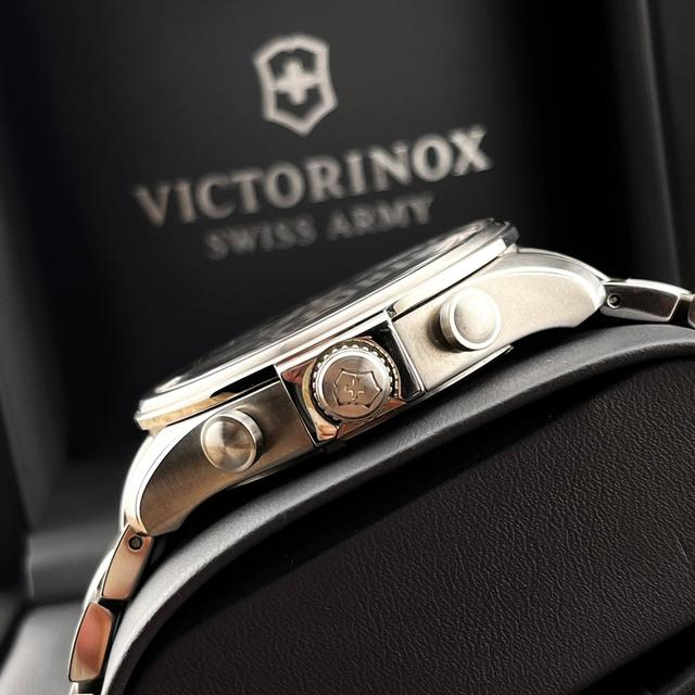 Victorinox Swiss Army Infantry Vintage Chronograph 11