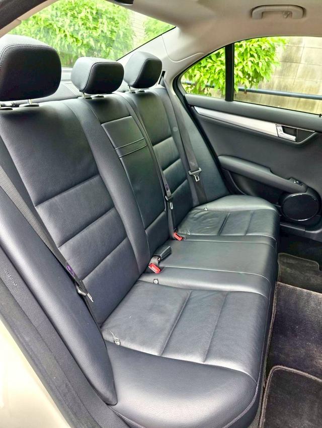 Benz C200 CGI Amg สีขาว ปี 2010 ไมล์ 150,000 14