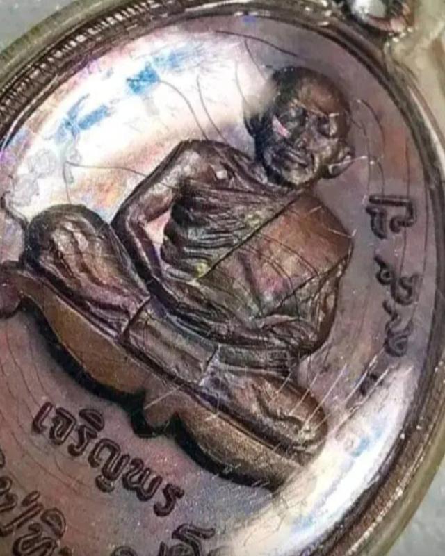 หลวงปู่ทิมเลี่ยมเก่า