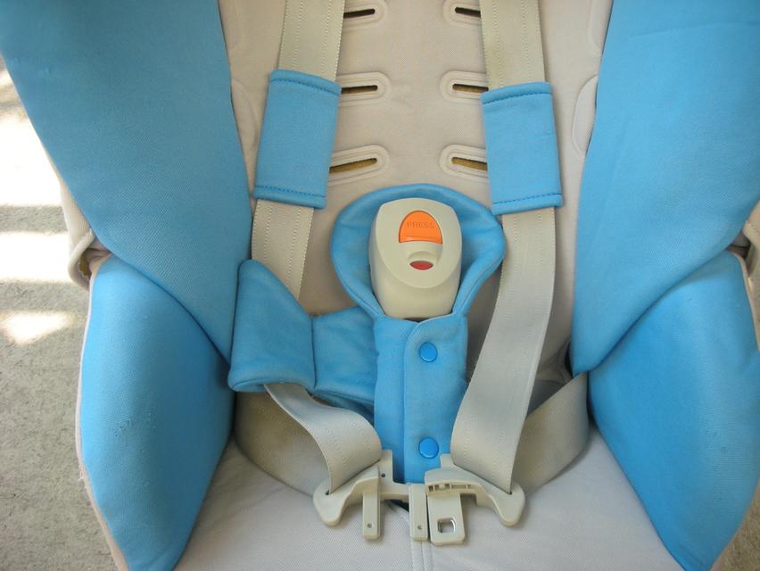 คาร์ซีท Aprica สภาพดีพร้อมใช้งาน ปรับนั่งนอนสบาย หมุนได้รอบ