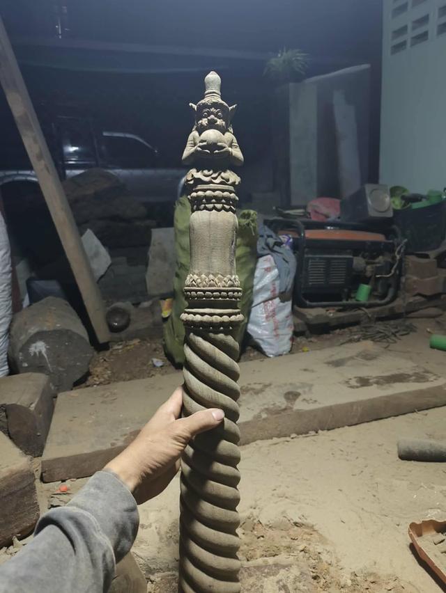 รับแกะสลัก งานไม้สัก รับแกะสลักตามแบบ แกะมือ ช่างล้านนา สล่าแกะสลักไม้ 3