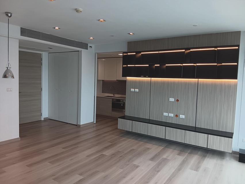 ขาย คอนโดชั้นบนสุด The Room Sukhumvit 21 ราคาพิเศษสุดๆ