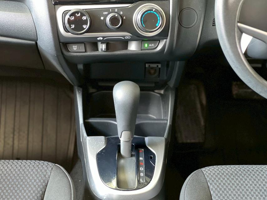 ปี 2020 HONDA JAZZ, 1.5 i-VTEC S โฉม ปี14-ปัจจุบันสีขาว เกียร์ออโต้ เครื่องเบนซิน มือเดียวป้ายแดง 13