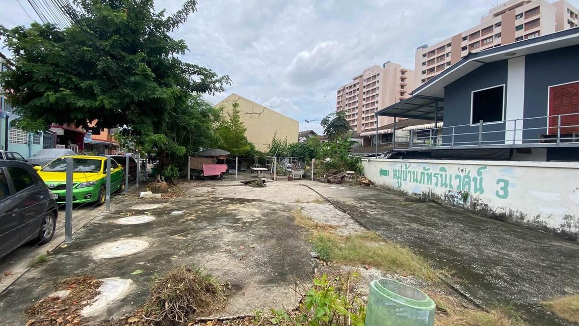 ขายด่วนที่ดินถมแล้ว 40 ตรว ติดถนนคอนกรีตสาธารณะ 2 ด้าน แปลงมุม ซ.ประชานุกูล 3 ซอย 1 บางซื่อ กรุงเทพฯ 9