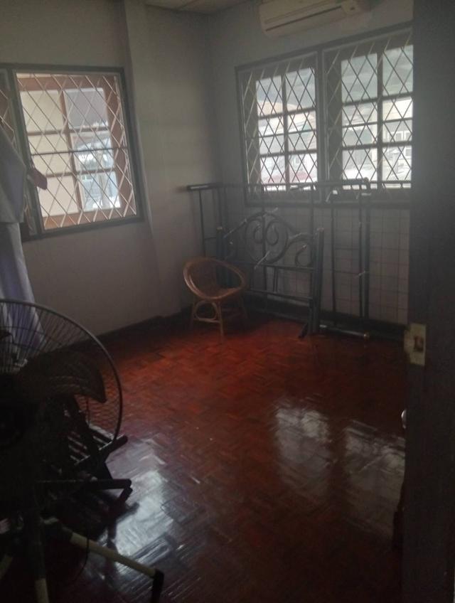 บ้านพักที่อยู่อาศัยย่านลาดพร้าว 6