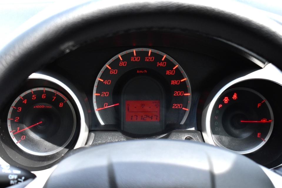 รหัสรถ PB4051 HONDA JAZZ 1.5V AUTO 2013 เบนซิน 6