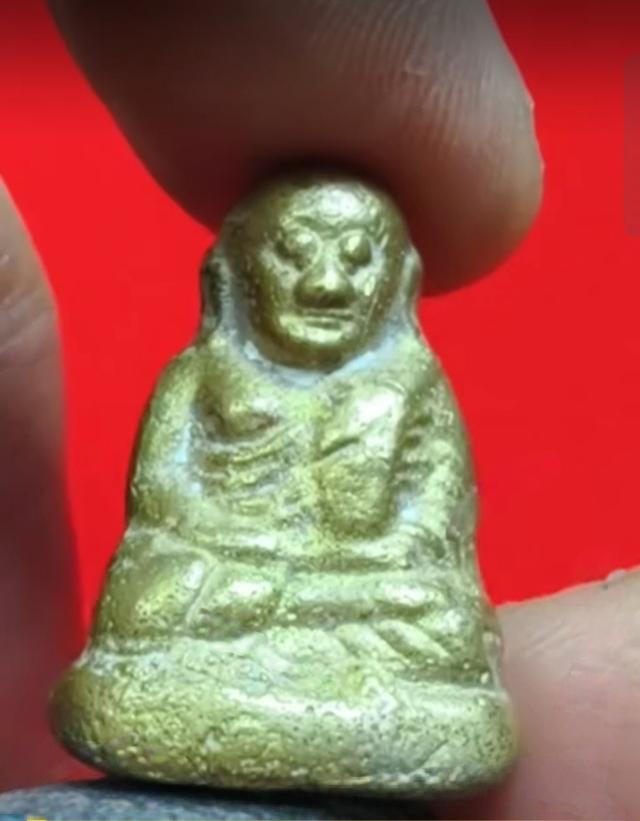 หลวงพ่อเงินพิมพ์ขี้ตา 3