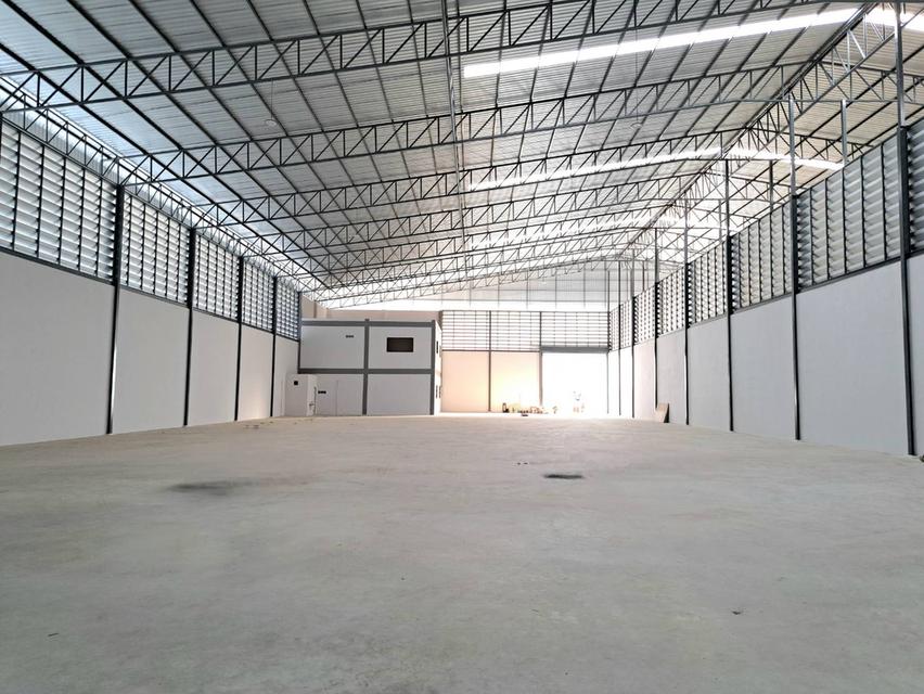 ให้เช่าโรงงานขอใบรง.4ได้ แคราย-บางบอน ต.สวนหลวง สมุทรสาคร โกดังมือหนึ่งพร้อมออฟฟิศ 1700 ตรม.พื้น3-5ตัน/ตรม. 8