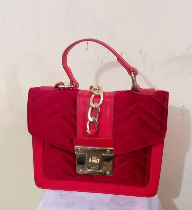 กระเป๋า 2