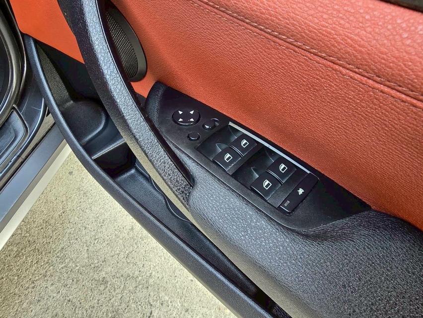 รหัสรถ WMT2969 BMW X1 sDrive20d Highline ปี 2012 รูปที่ 8