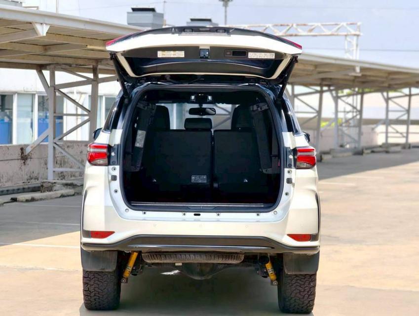 Toyota Fortuner Legender 2.4 2WD 2021 (black top) รถสวย ใช้น้อยมาก ดูแลดี ประวัติชัดเจน 9