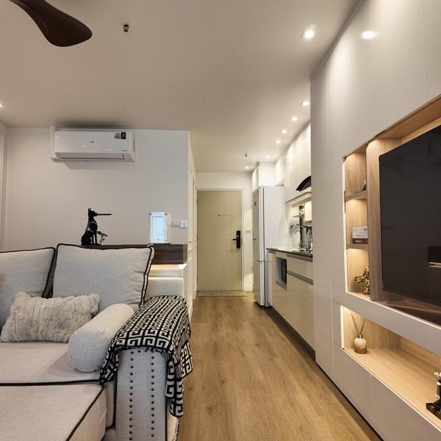 ขายคอนโด Sukhumvit Suite สุขุมวิท 13 ชั้น 22 รีโนเวทใหม่ พร้อมเข้าอยู่ ทำเลใจกลางเมือง ใกล้รถไฟฟ้า BTS นานา 5