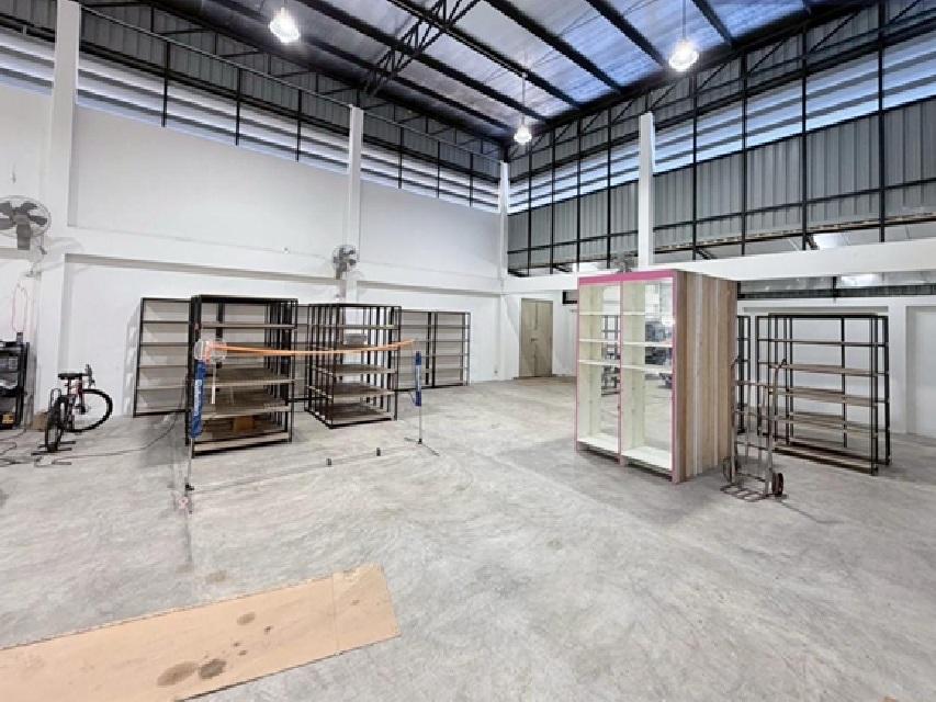 ให้เช่าโกดังพร้อมสำนักงานพร้อมห้องพัก / พื้นที่ใช้สอย 405 ตารางเมตร / Office 2 ชั้น / ทำเล ถนนกาญจนาภิเษก ติดกับสมาคมปักใต้ 6