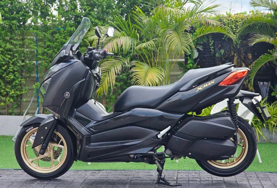 Yamaha XMAX 300 สีดำด้าน 2