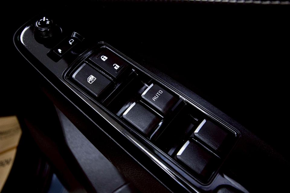 ISUZU MU-X 3.0 Phantom Collection Ultimate 2WD  2023  7