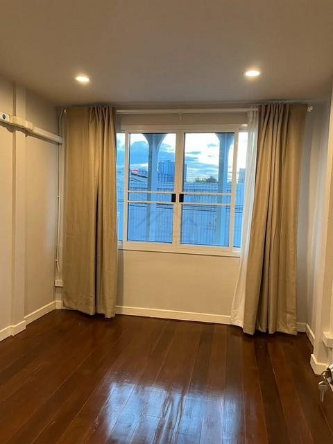 ให้เช่าโฮมออฟฟิศ 2 ชั้น 150 ตร.ม. ซอยพัฒนาการ 23 รีโนเวทใหม่ ใกล้เอกมัย-ทองหล่อ 4