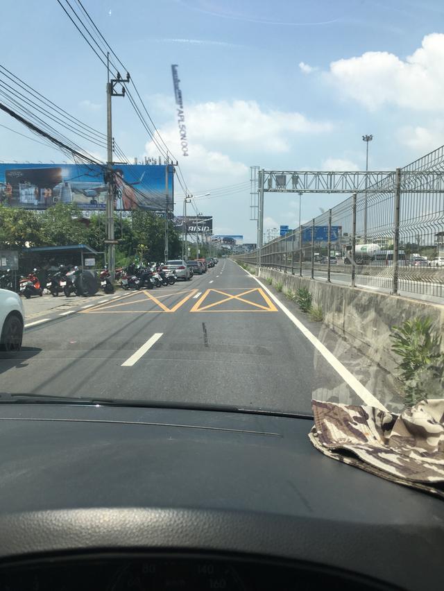ที่ดินเลียบคู่ขนานมอเตอร์เวย์ขาเข้า 6
