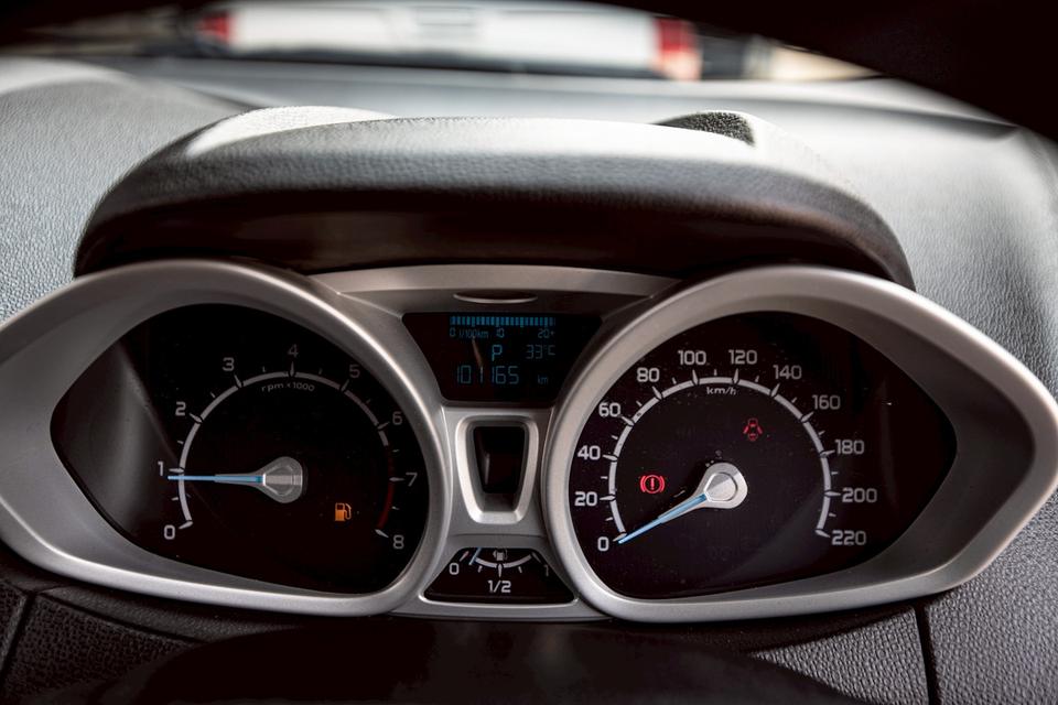 Ford EcoSport 1.5 Trend ปี 2017 สีบรอนเงิน มือเดียวป้ายแดง รูปที่ 14